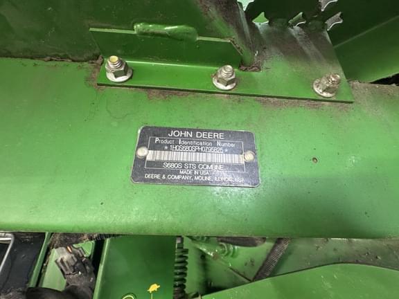 Image of John Deere S680 equipment image 4