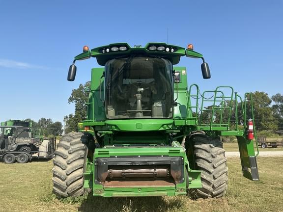 Image of John Deere S680 equipment image 1