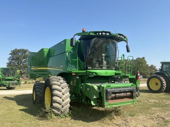 Image of John Deere S680 equipment image 2