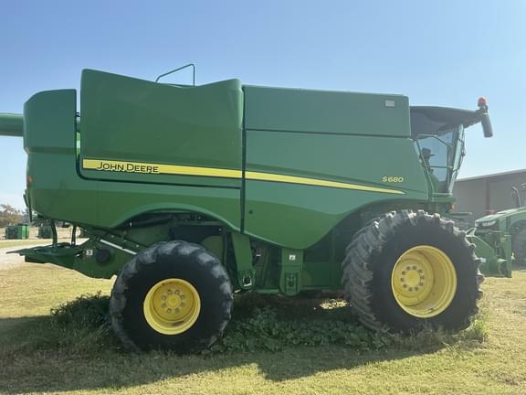 Image of John Deere S680 equipment image 3