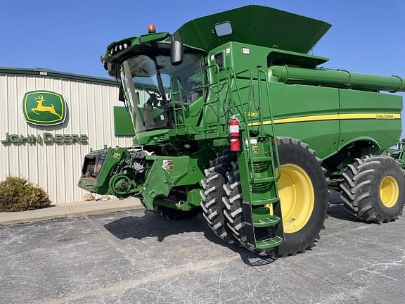 Image of John Deere S680 equipment image 2