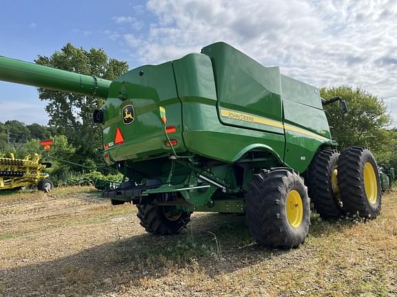Image of John Deere S680 equipment image 2
