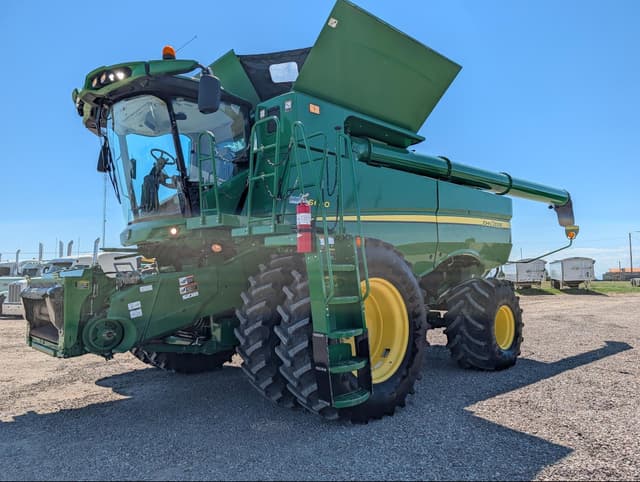 Image of John Deere S680 equipment image 4