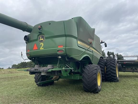 Image of John Deere S680 equipment image 2