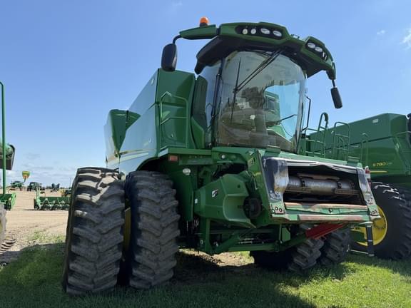 Image of John Deere S680 Primary image