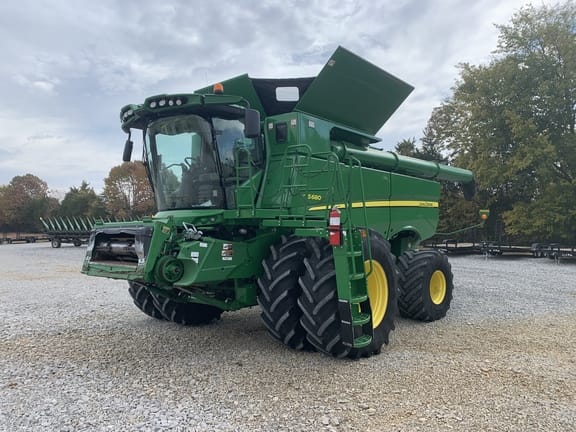 Main image John Deere S680