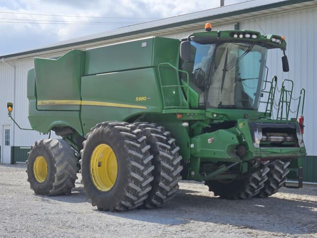 Image of John Deere S680 equipment image 2