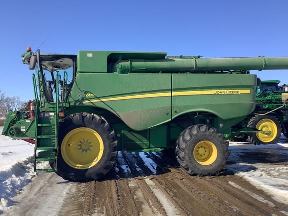 Main image John Deere S680