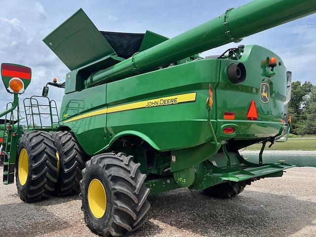 Image of John Deere S680 equipment image 4