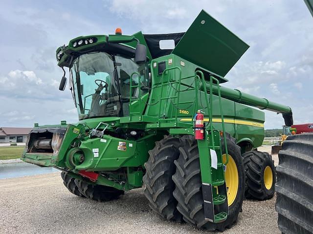 Image of John Deere S680 Primary image