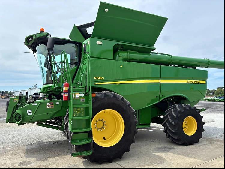 Image of John Deere S680 Primary image