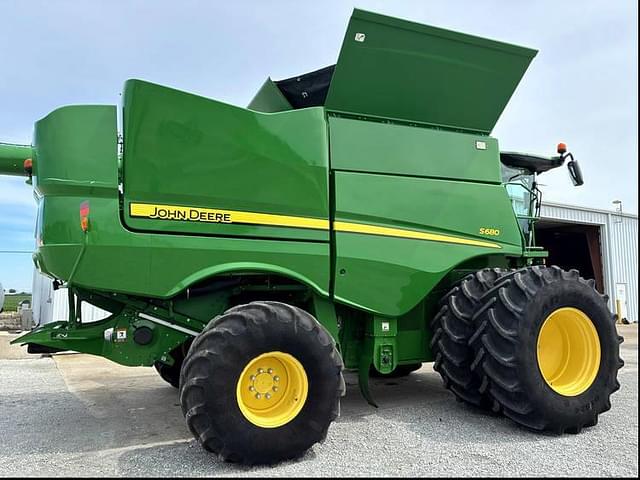 Image of John Deere S680 equipment image 2