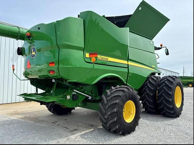 Image of John Deere S680 equipment image 3