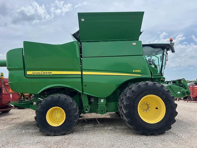 Image of John Deere S680 equipment image 2