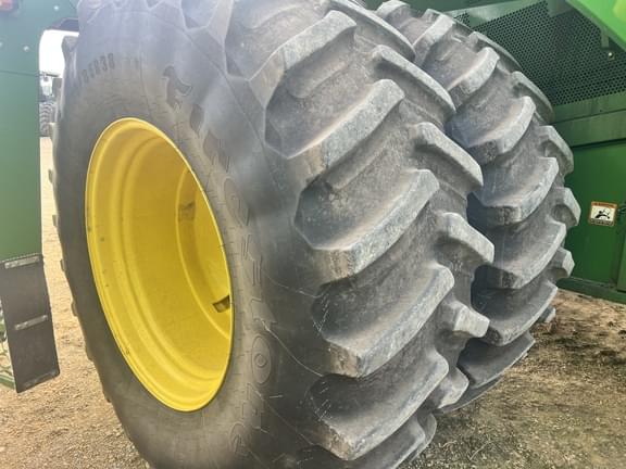 Image of John Deere S680 equipment image 3