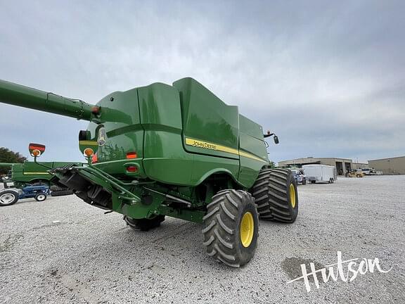 Image of John Deere S680 equipment image 2