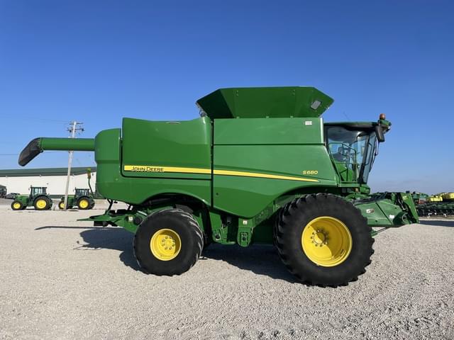 Image of John Deere S680 equipment image 2