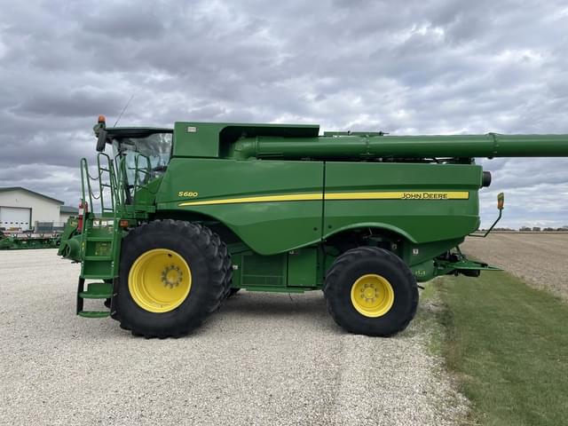 Image of John Deere S680 equipment image 2