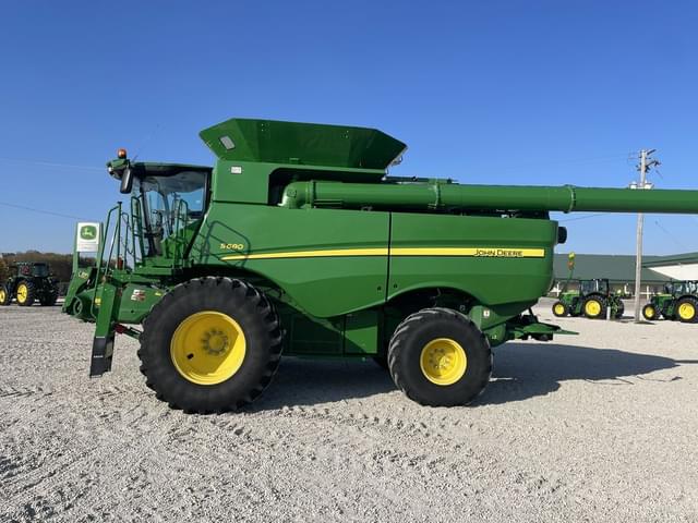 Image of John Deere S680 equipment image 1