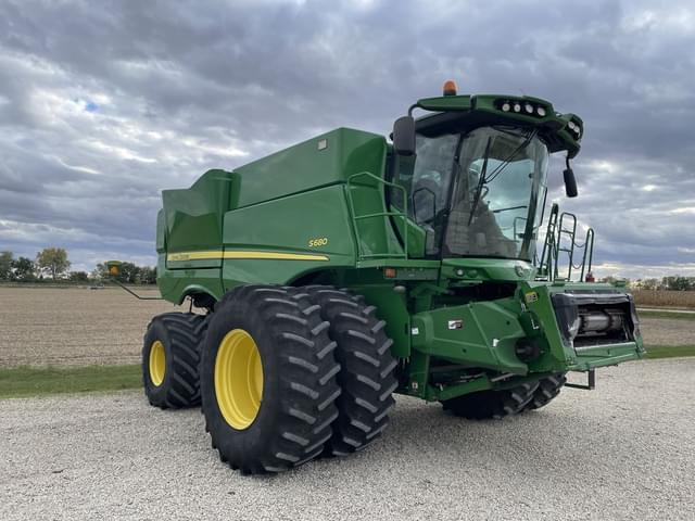 Image of John Deere S680 equipment image 1
