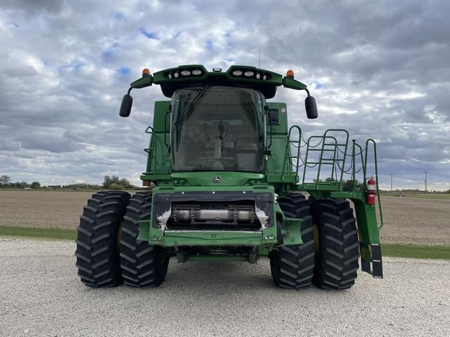 Image of John Deere S680 equipment image 4