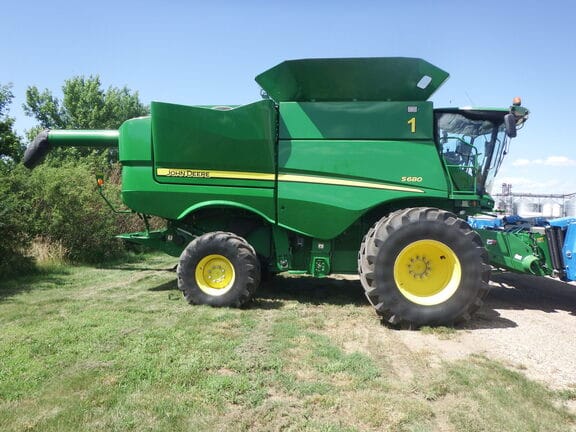 2017 John Deere S680 Image