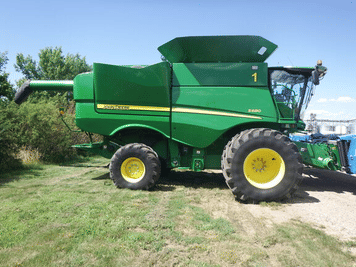Main image John Deere S680