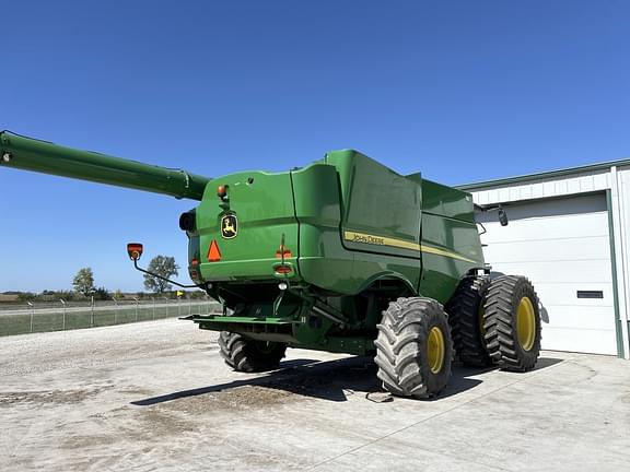 Image of John Deere S680 equipment image 2