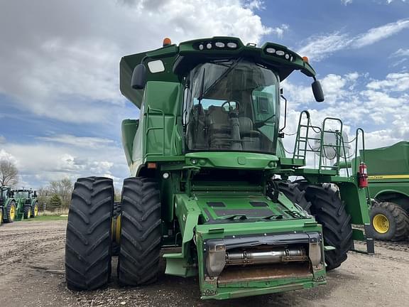 Image of John Deere S680 equipment image 2