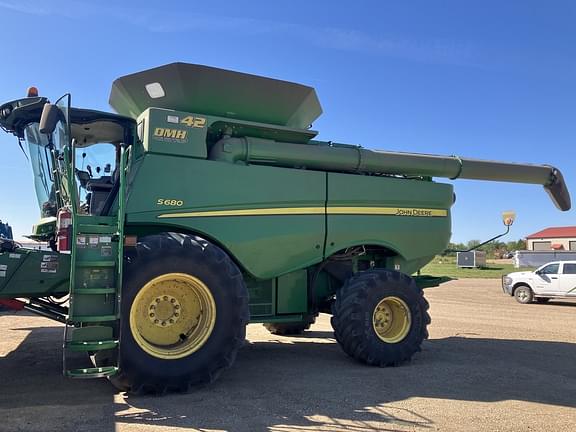 Image of John Deere S680 Primary image