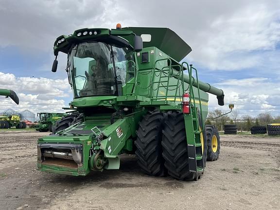 Image of John Deere S680 equipment image 4