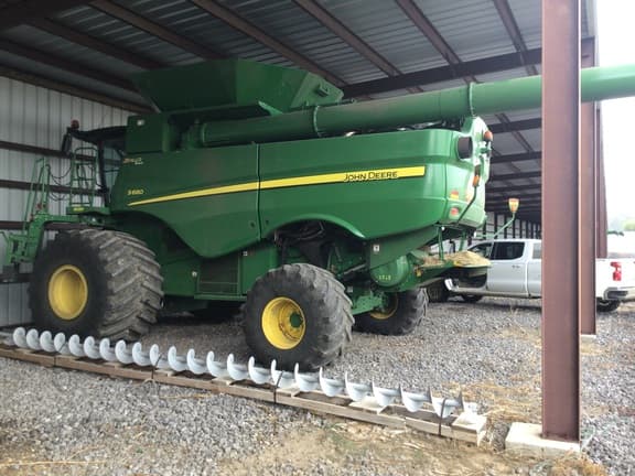 Image of John Deere S680 equipment image 2