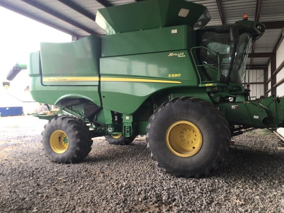2017 John Deere S680 Equipment Image0