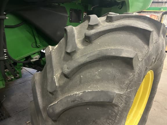 Image of John Deere S680 equipment image 3