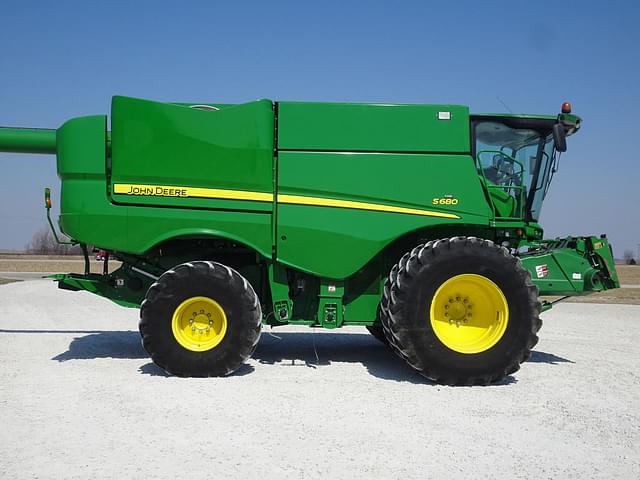 Image of John Deere S680 equipment image 3