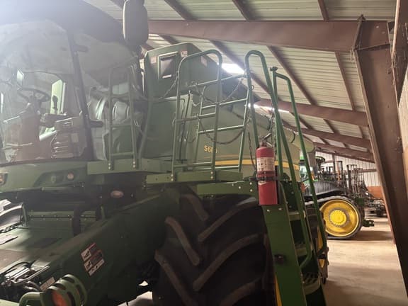 Image of John Deere S680 equipment image 4