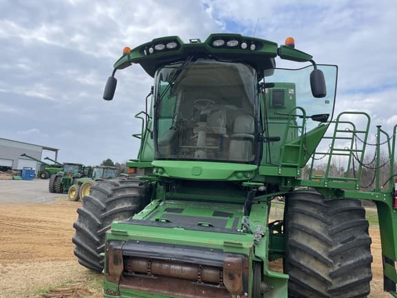 Image of John Deere S680 equipment image 3