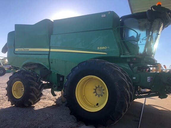 Main image John Deere S680