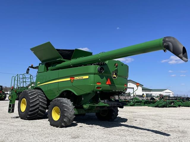 Image of John Deere S680 equipment image 3