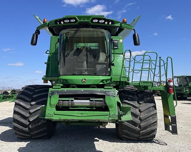 Image of John Deere S680 equipment image 2