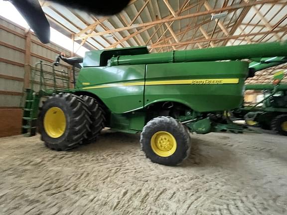 Image of John Deere S680 equipment image 3