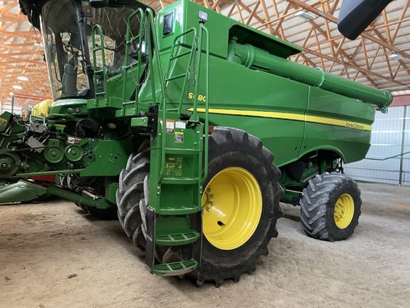 Main image John Deere S680