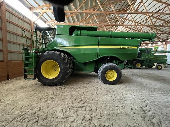 Image of John Deere S680 equipment image 2