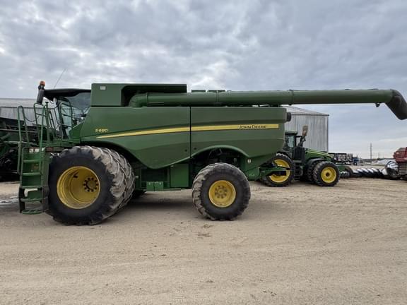 Image of John Deere S680 equipment image 1