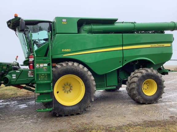 Main image John Deere S680