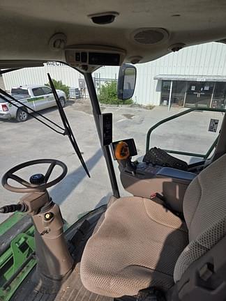 Image of John Deere S680 equipment image 2