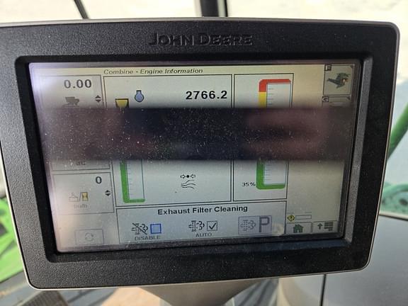 Image of John Deere S680 equipment image 1