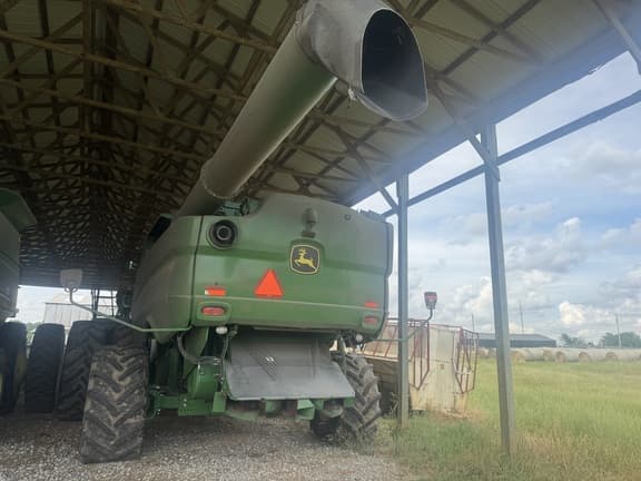 Image of John Deere S680 equipment image 4