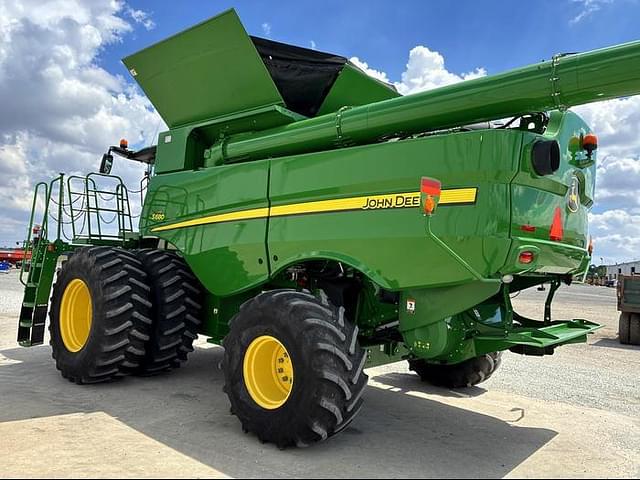 Image of John Deere S680 equipment image 4
