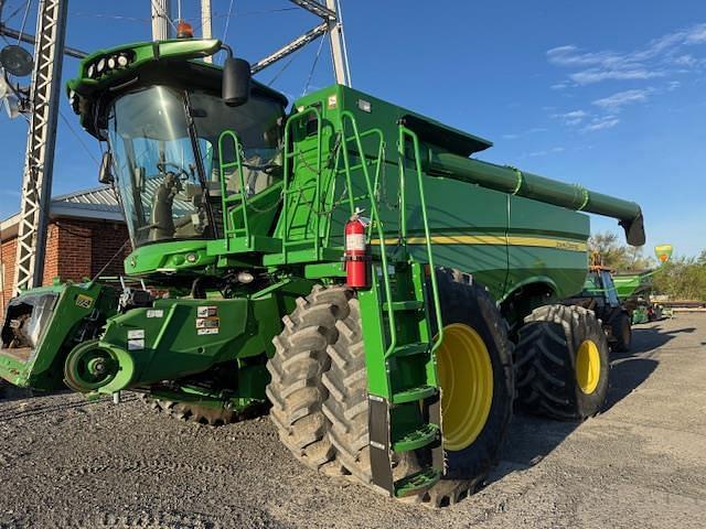 Image of John Deere S680 equipment image 1
